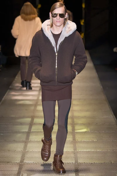 Look 40